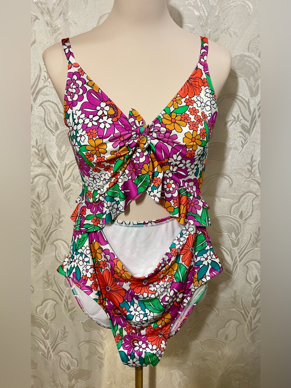 Hurley Floral Ruffle Cutout One-Piece Swimsuit/Monokini 1X